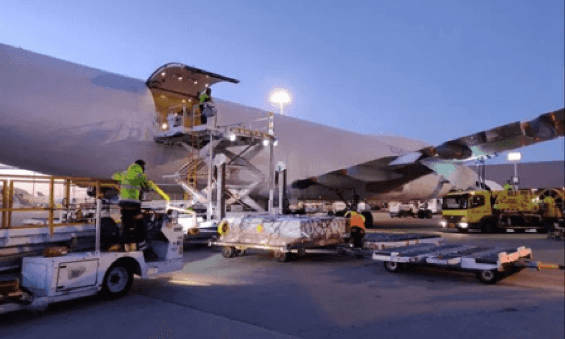 Airport Pickup & Customs Clearance Accelerate Tech Company’s Global Expansion