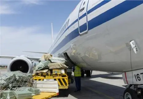 Helping to Solve Cross-Border E-Commerce China-US Sea and Air Transportation