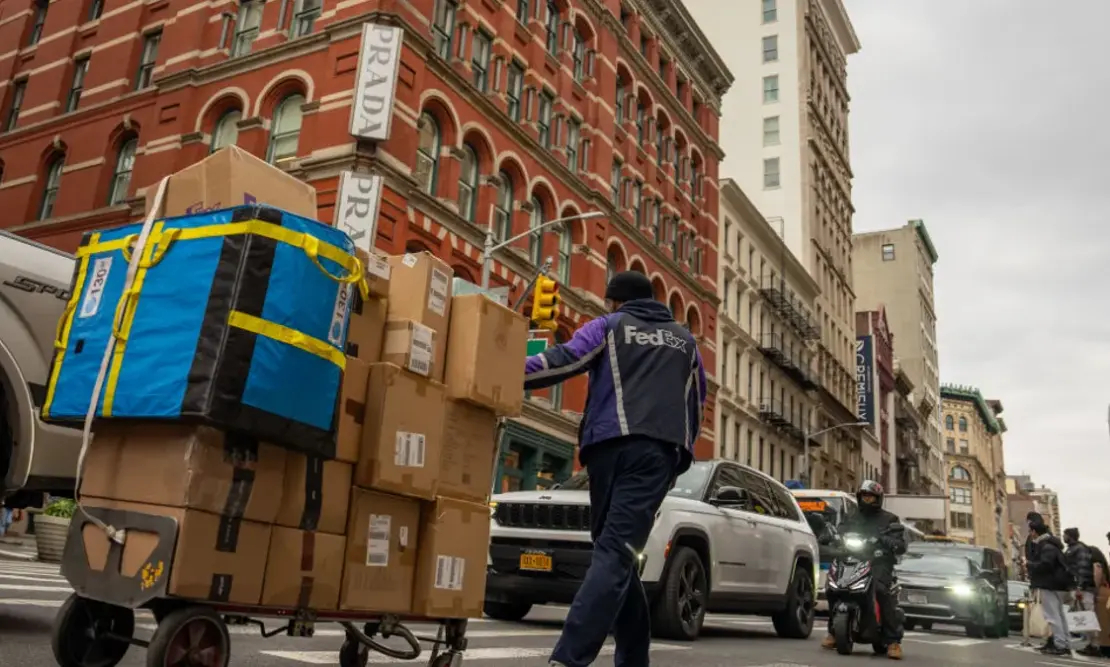 UPS/FedEx Discount Integration Boosts Delivery Speed & Saves 25%