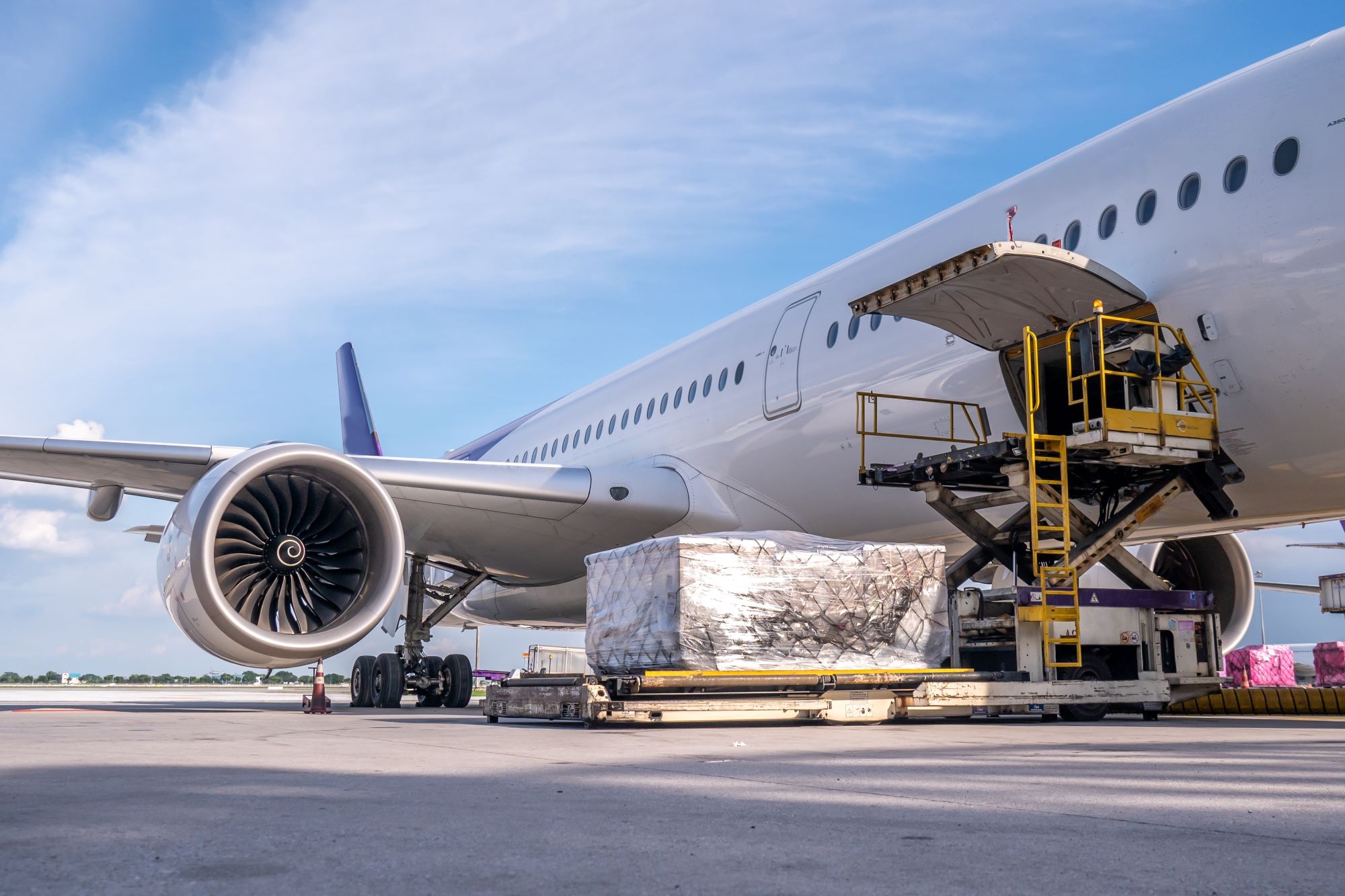 China-US ocean/air freight service